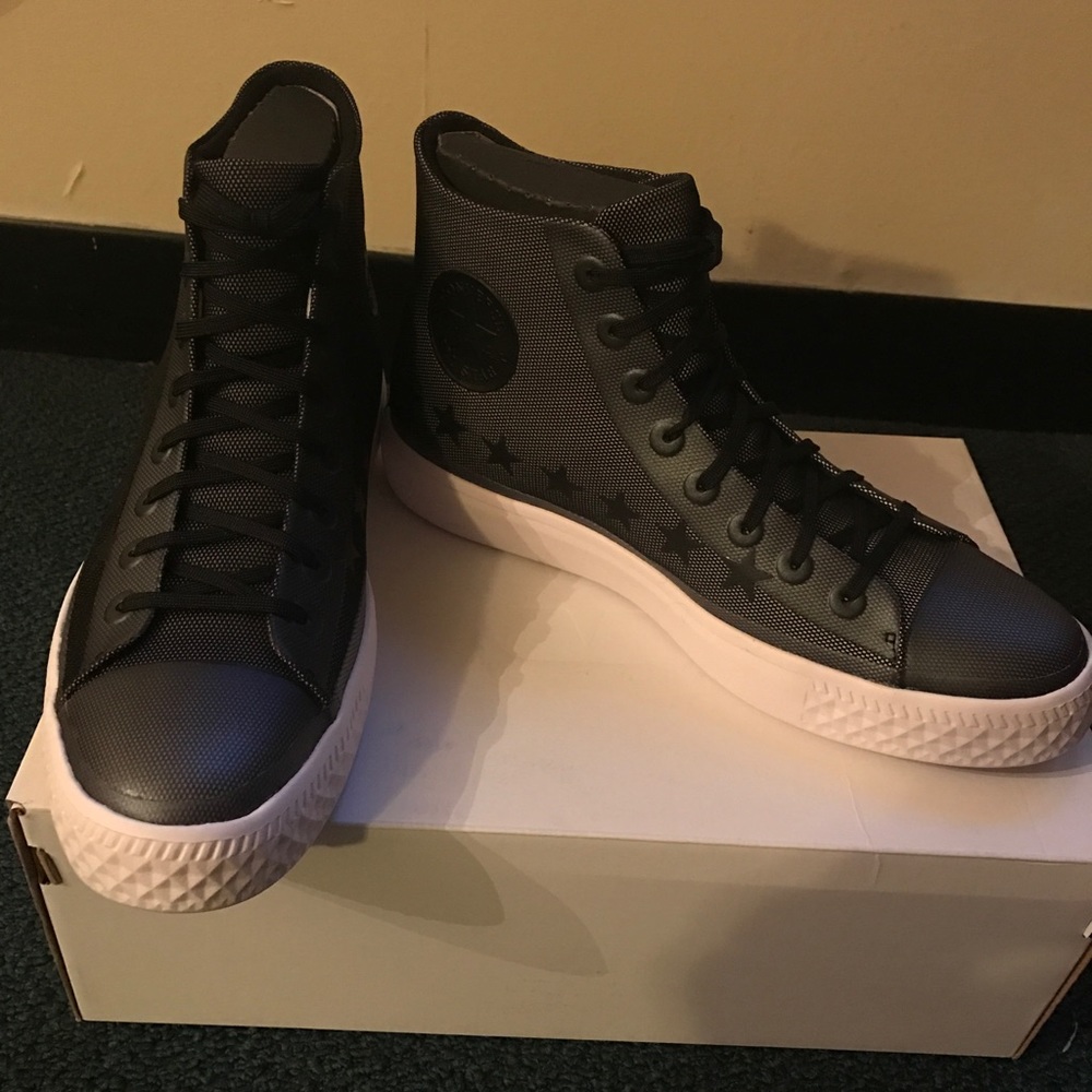 Converse Size 11 Men Brand New